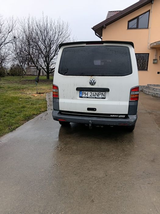 Vând  autoutilitaraT5