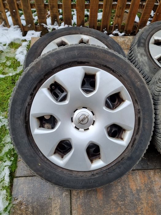 Roti iarna Opel Astra J 205 60 16 cu capace originale
