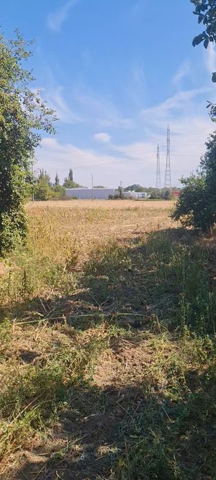 Продавам 1653кв.м земя в Казанлък – м. „Търниченски ливади