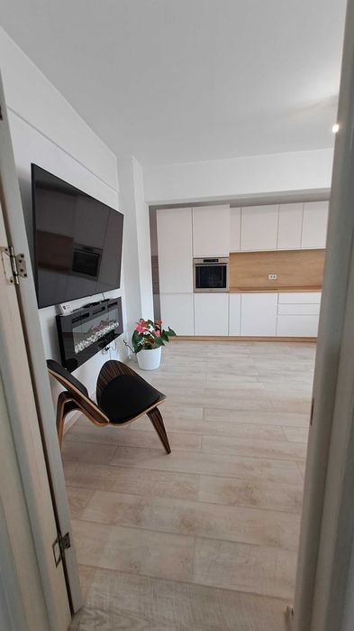 Vând apartament 2 camere în bloc nou.