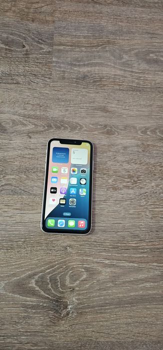 Продам Айфон 11 белый