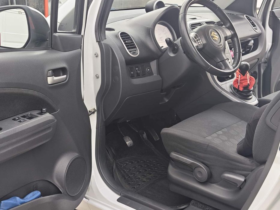 Продавам Suzuki Splash