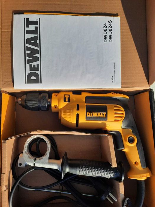 Дрель ударная DeWALT DWD024S