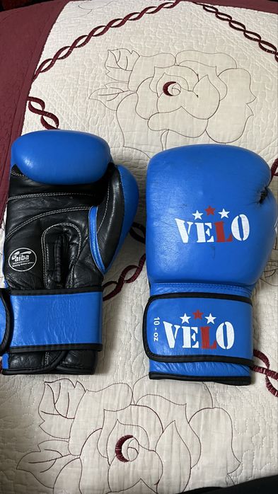 Боксерские перчатки VELO