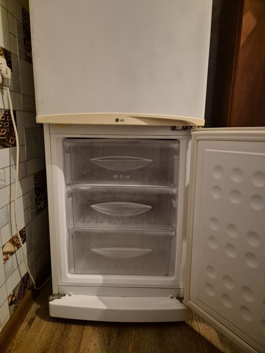 Срочно продам холодильник!