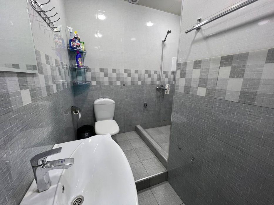 Аренда евро офис с мебелью улица Шота Руставелли ор:Аски вдоль дороги