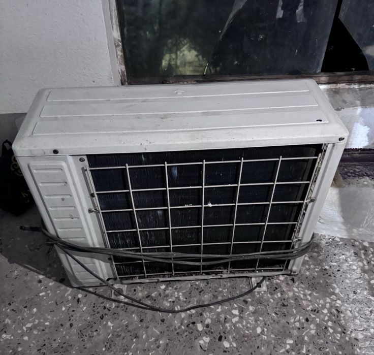 Сплит система  в робочим состояние