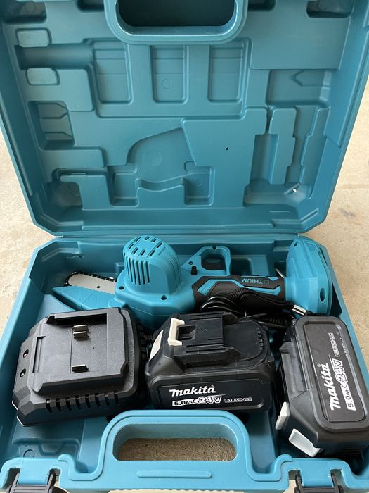 Мини акумулаторна резачка Makita