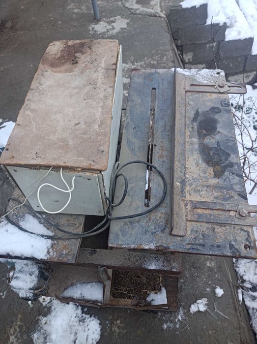 Yogʻoch kesadigan stanok