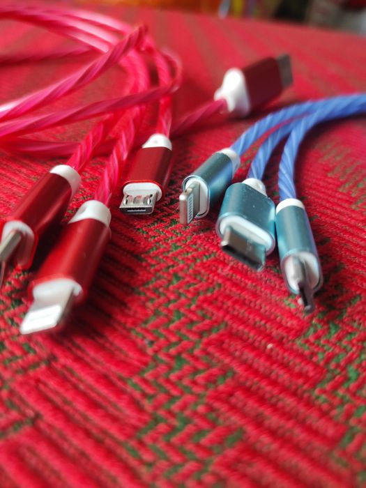 Cablu de date și alimentare cu 3 mufe, compatibil cu iPhone și alte 2