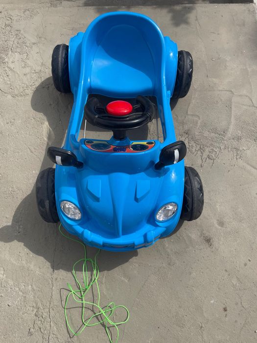 Детска кола с педали