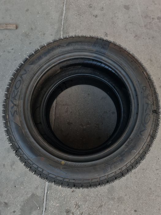 Нови зимни гуми 2 броя SYRON Everest 1+ 195 60 R16C дот 3420