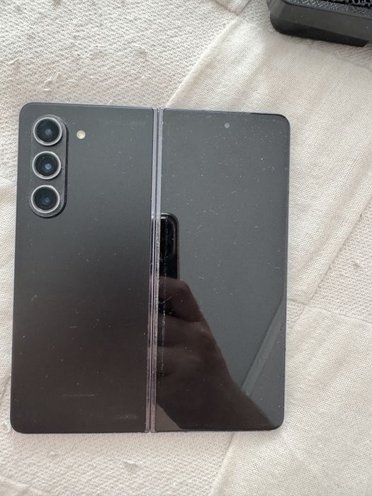 телефон Galaxy Z Fold 5