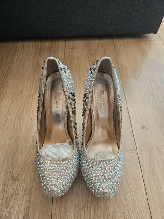 Дамски официални обувки на ток