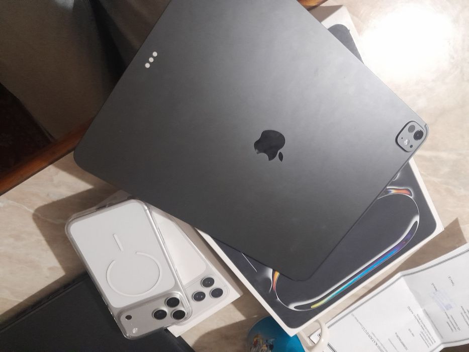 ipad pro M5 ,  13 dyum ,  256 gb ,  wifi