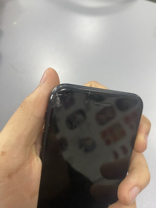 продаю iphone se