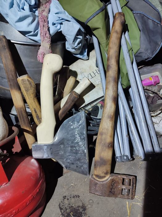 Продам гольфы скавародки чугунные баллон