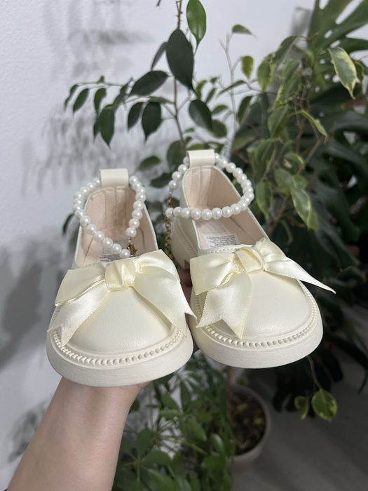 Pantofi fetite eleganti