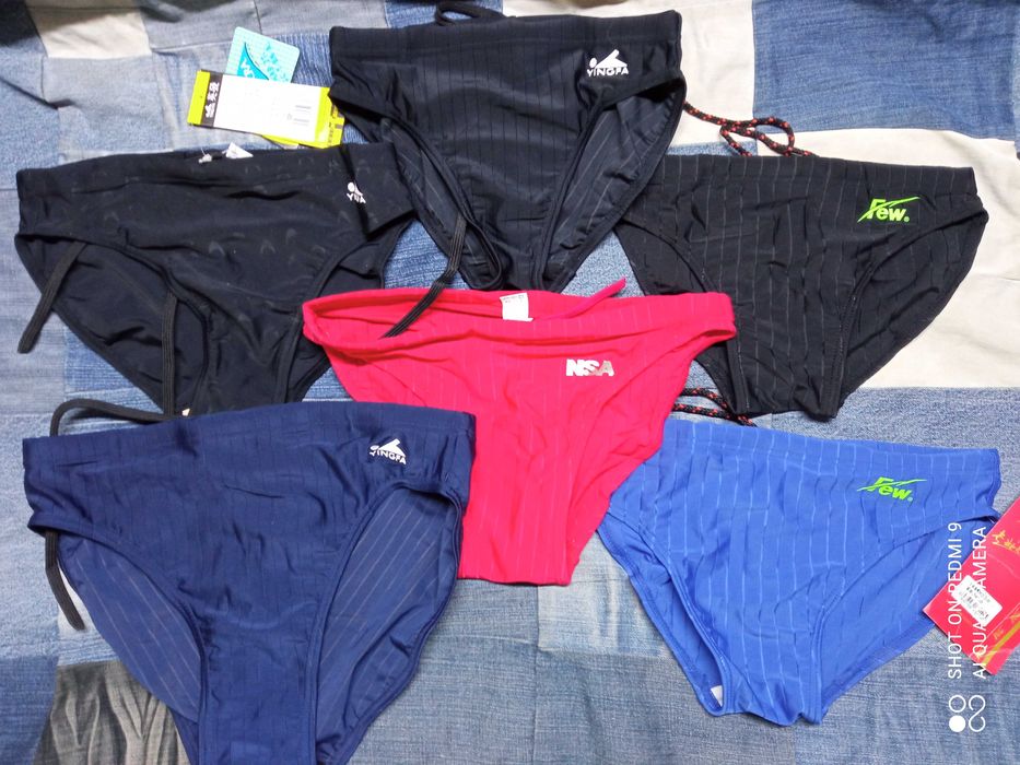 Плавки для бассейна.