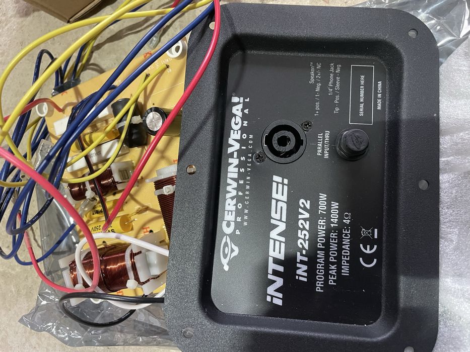 Драйвъри говорители и филтри cerwin vega