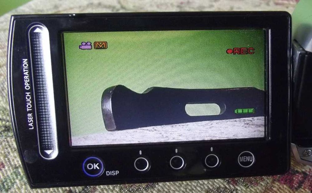 JVC GZ M90E камера