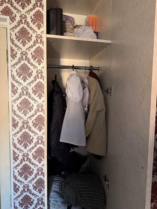Продаётся шкаф молочного цвета