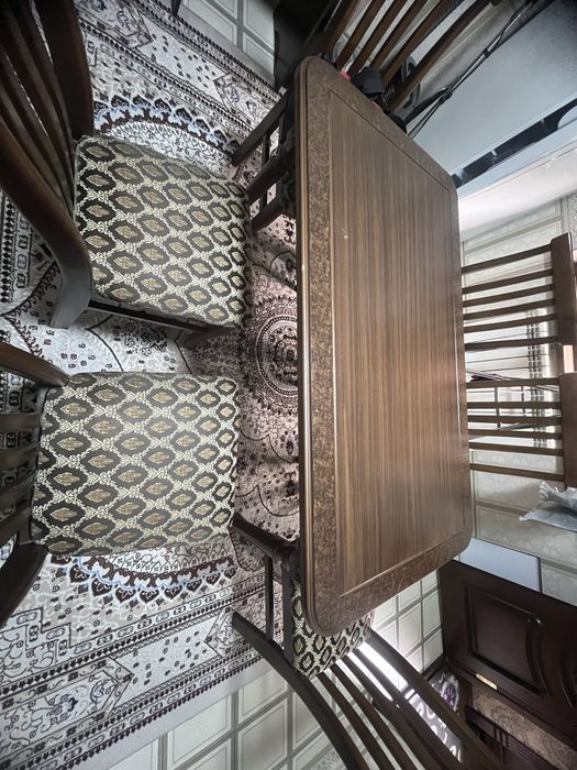 продам стол и стулья