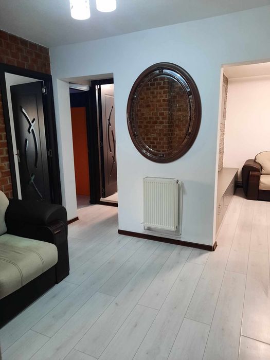 Inchiriez apartament 4 camere zona centrala