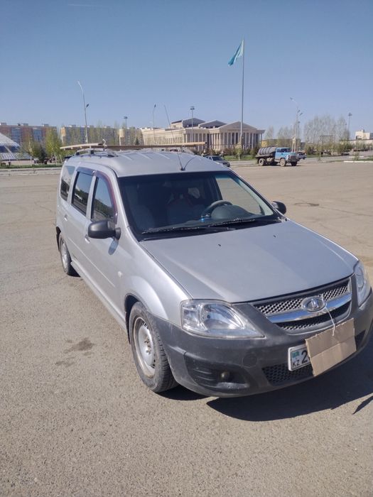 Продам Ларгус 8клап 2013г газ бензин