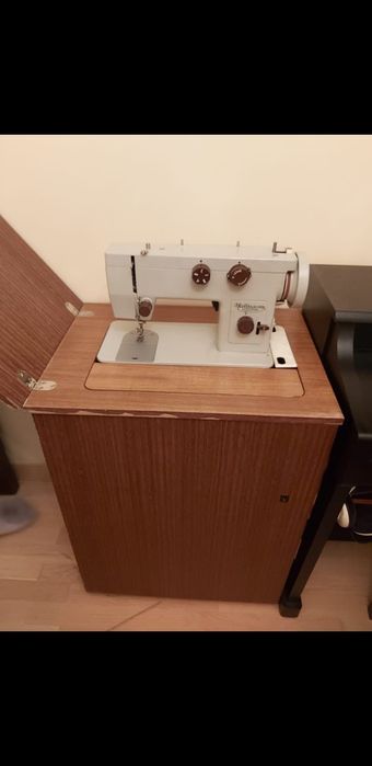 Швейная машина Чайка