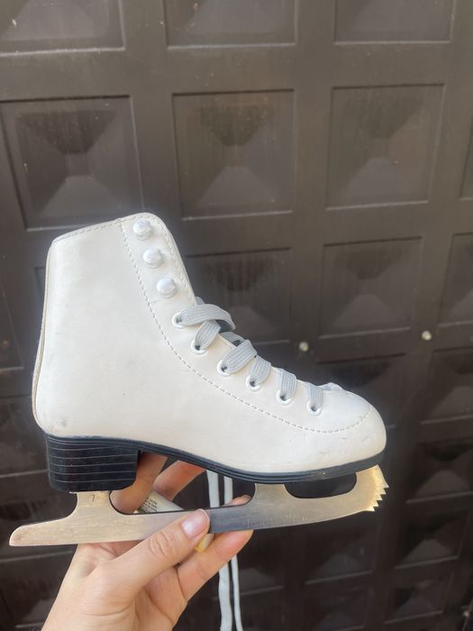 Коньки sofia