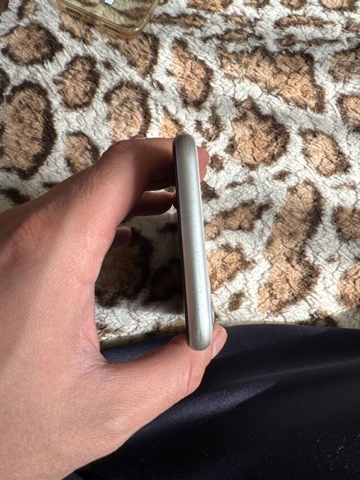 Продается айфон 11 бу