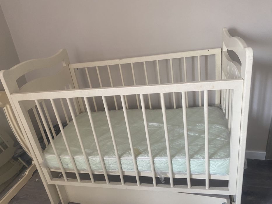 Манеж новый почти.