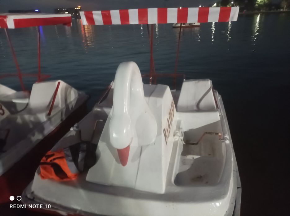 Katamaranlar sotiladi