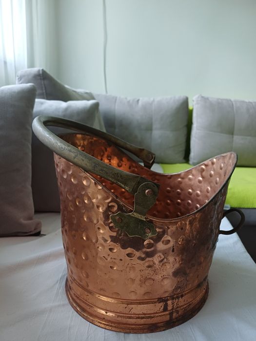Медно ведро за вода