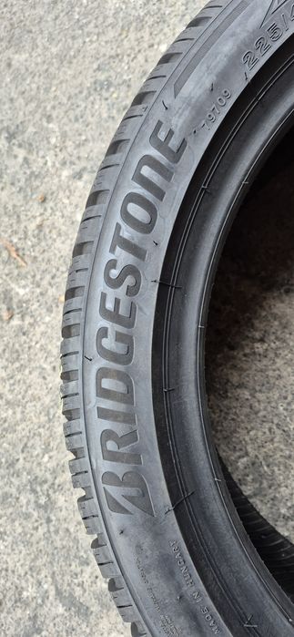 2 anvelope iarna ca noi runflat Bridgestone 225/45/18.Pret/buc