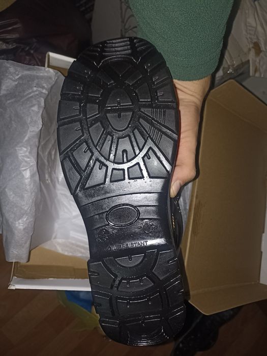 Продам летние защитные ботинки  СИЗ