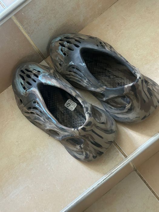 Adidas Yeezy Foam Runner MX Cinder нов, размер 42, цветен