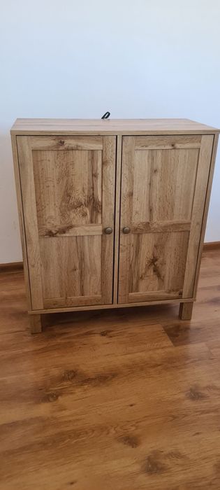 Comodă / Dulap cu 2 Uși Stil IKEA Skals – Nuanță Stejar Natur, ca Nou