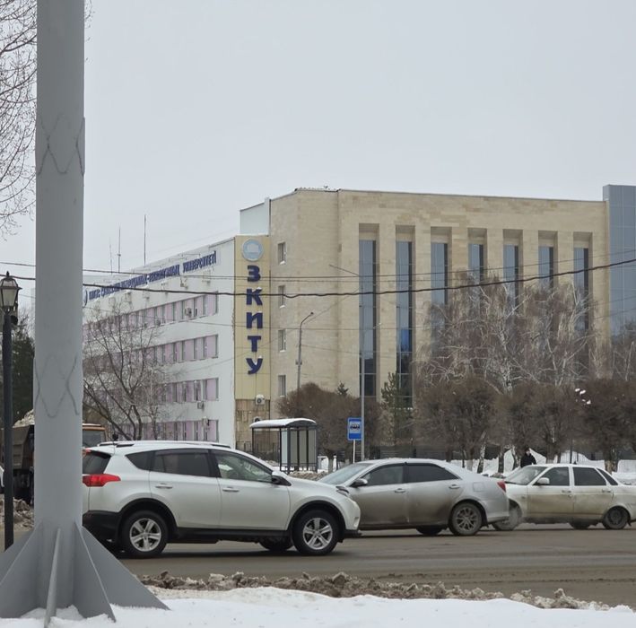 Подсиление девушку центр