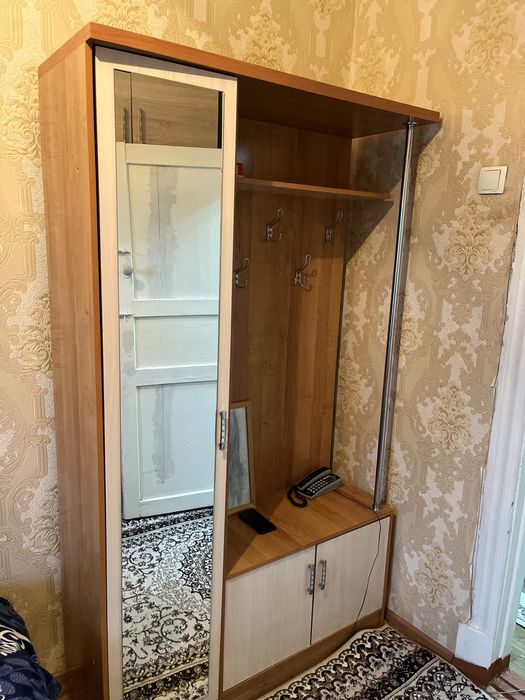 Продается шкаф для прихожей