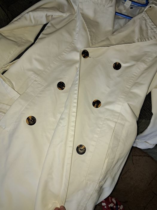 Pardesiu/palton Zara Basic alb cu cordon in talie