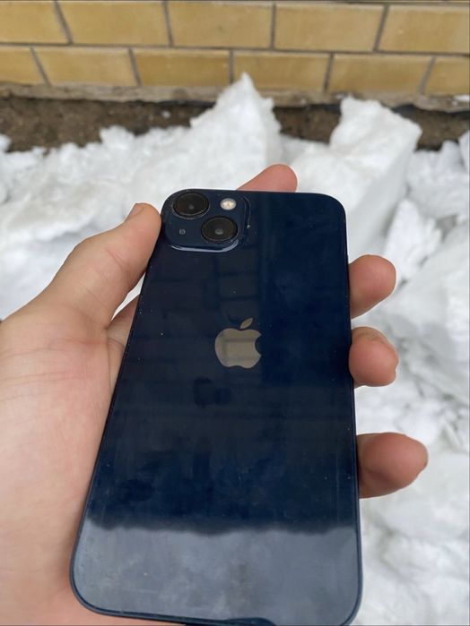 IPhone 13 темно синий