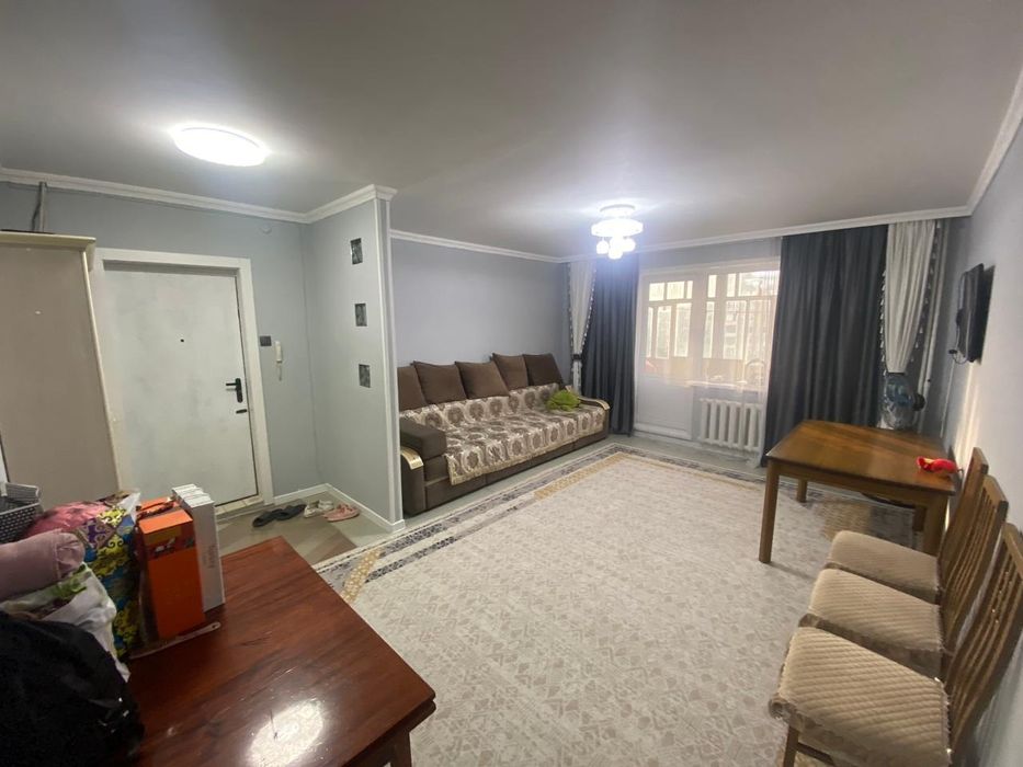 Продам 4 комнатную квартиру