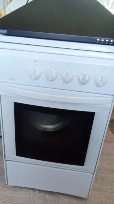 Продам газовую плиту