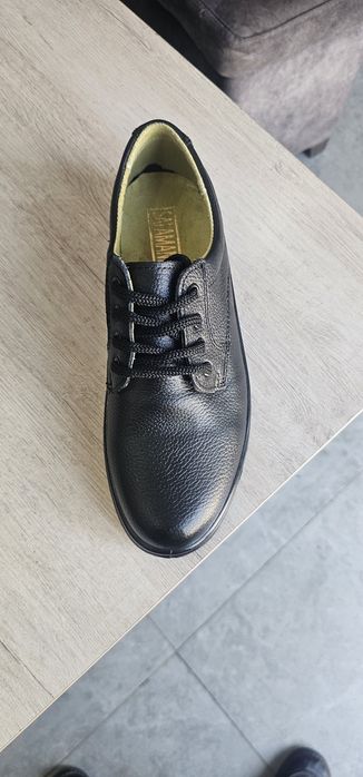 erkaklar va ayollar oyoq kiyimlari tozza teri mahsuloti