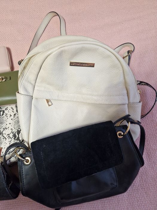 Чанти, раници всичко за 19евро