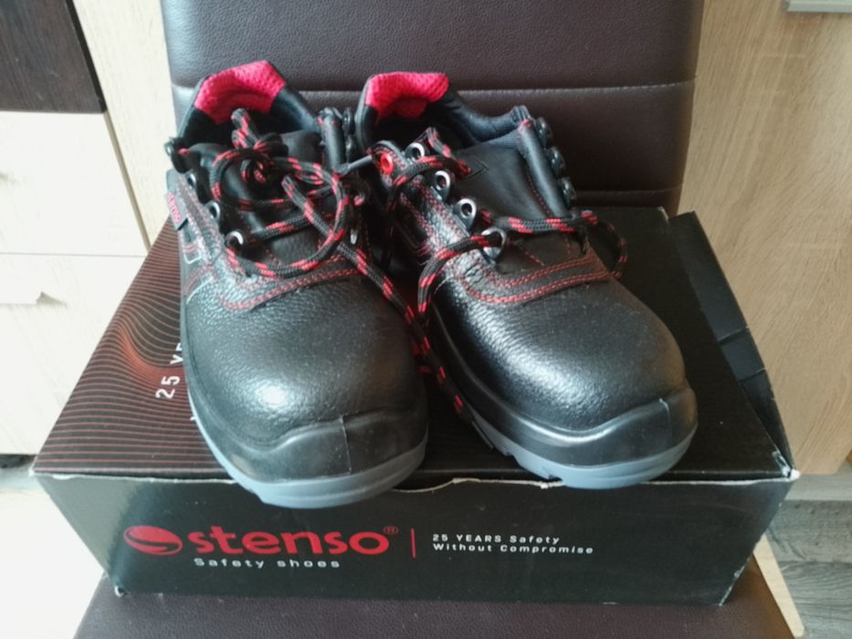 Работни обувки с метални бомбета/нови