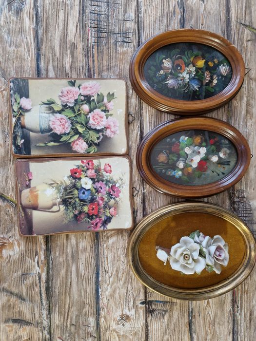 Картини с флорални акценти