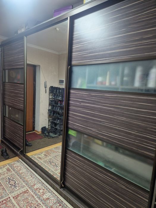 Прожам шкаф осень вместительный